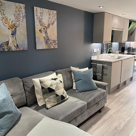 One Bedroom Apartment, Driveway, Bracknell Centre Luaran gambar