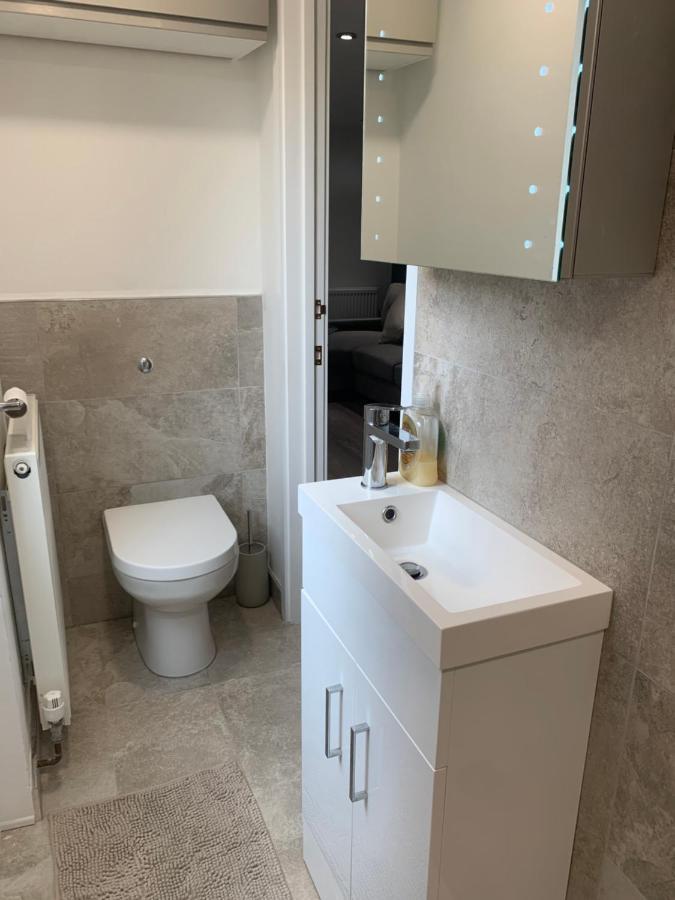 One Bedroom Apartment, Driveway, Bracknell Centre Luaran gambar
