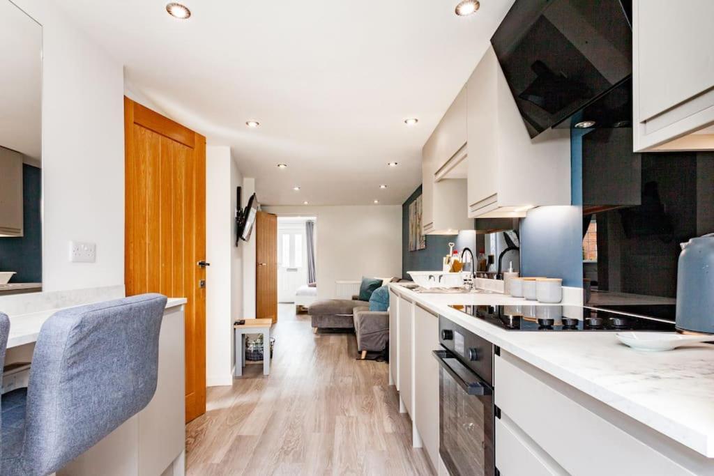 One Bedroom Apartment, Driveway, Bracknell Centre Luaran gambar