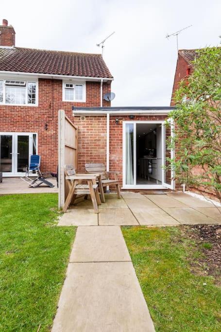 One Bedroom Apartment, Driveway, Bracknell Centre Luaran gambar